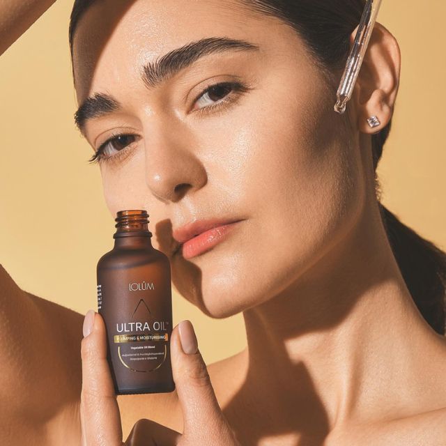 ULTRA OIL™  |  Pflanzenölmischung, aufpolsternd und feuchtigkeitsspendend