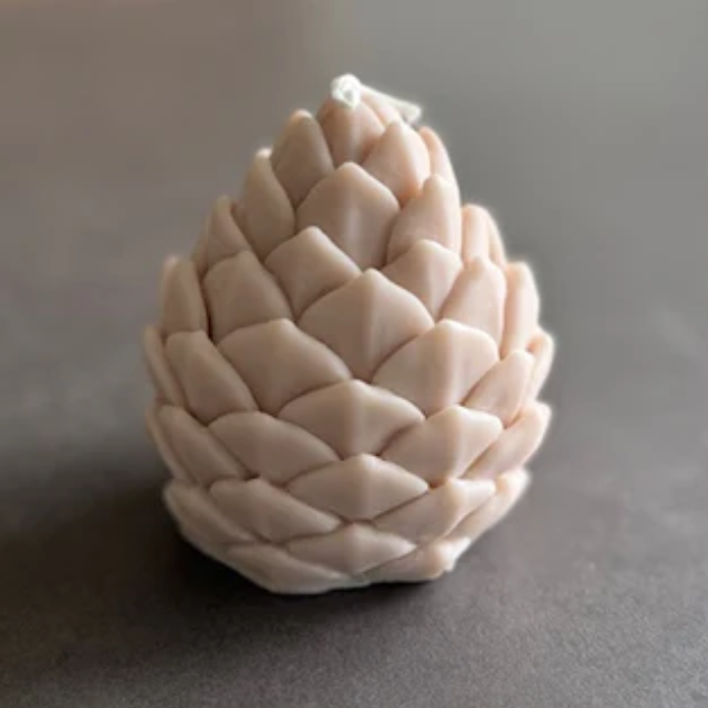 Dekokerze Tannenzapfen