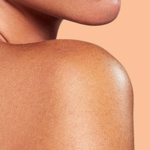 Glow Body Öl - Pflegendes Highlighter-Öl mit seidigem Schimmereffekt